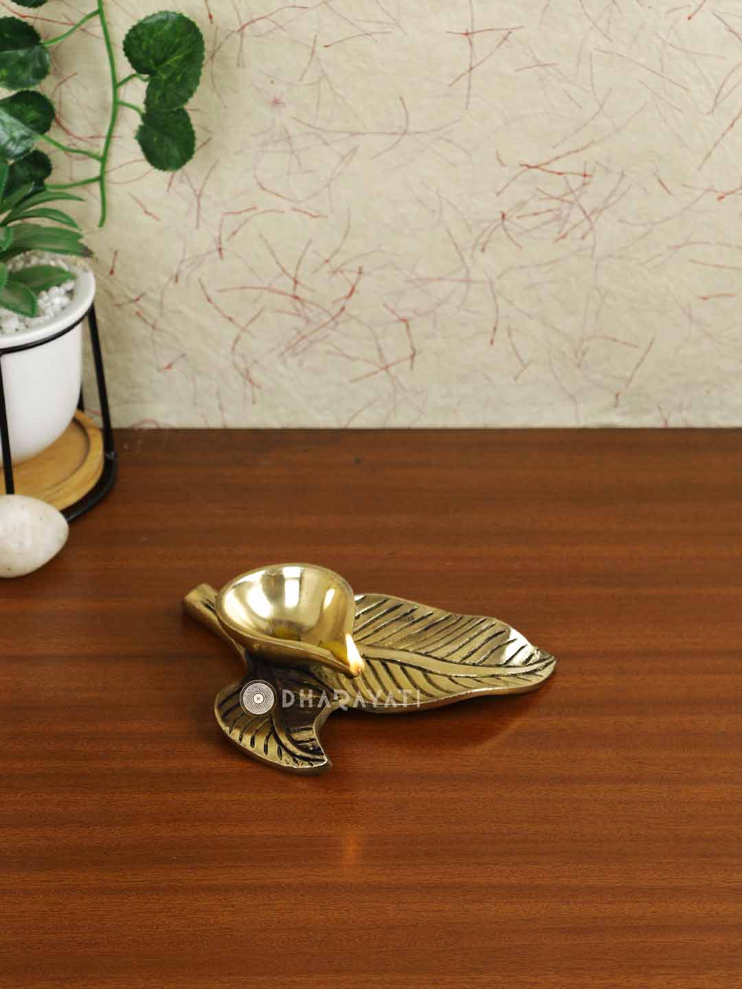 Leaf Design Diya Lamp Decorative Brass Figurine